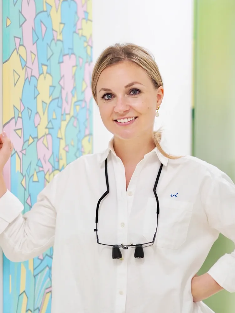 Porträt von Dr. Victoria Inkofer, Zahnärztin in der Ordinat
ion Zahngesundheit Clementinengasse